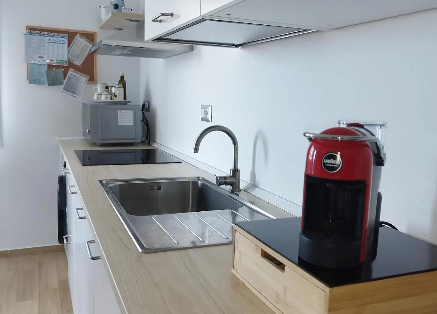 Sky And Sea Apartment קאלאסטה